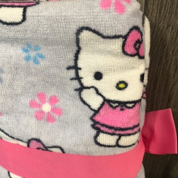 New Hello Kitty Light Lavender Floral Set Of 2 Hand Towels Towel With Tag & Bow - Picture 6 of 10
